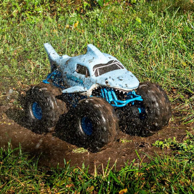 Megalodon Storm Suda Gidebilen USB Şarjlı Uzaktan Kumandalı Araba 38 Cm